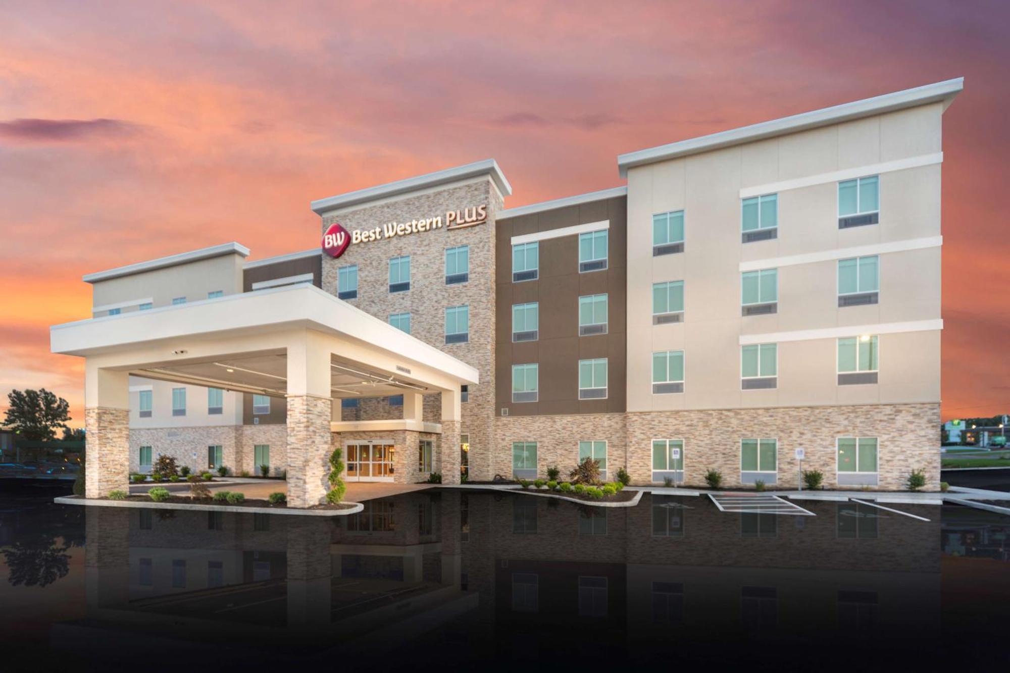 Best Western Plus St. Louis Airport Hotel Woodson Terrace Buitenkant foto